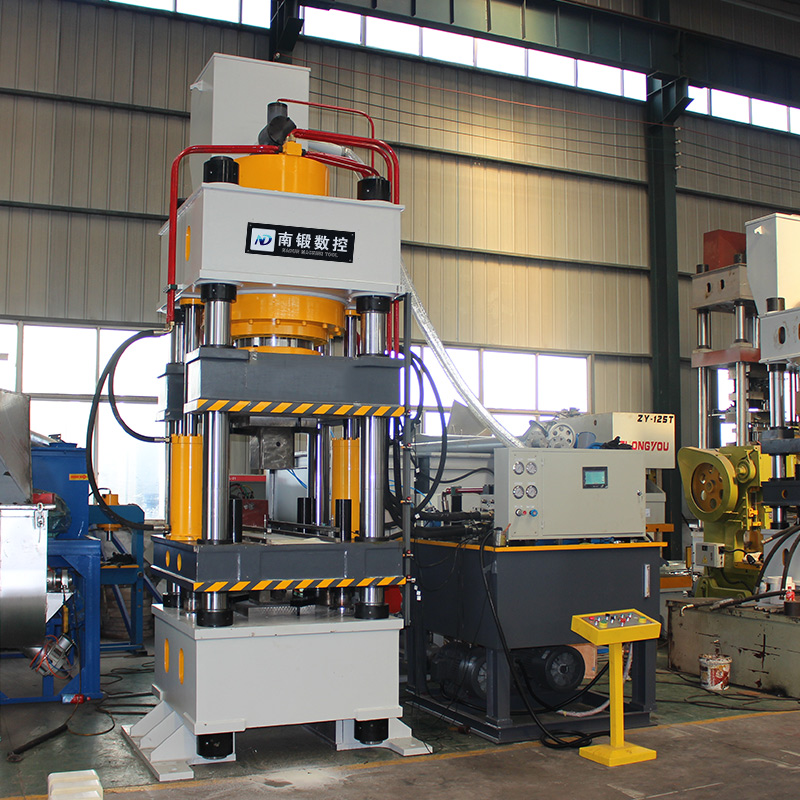 630噸舔磚成型油壓機粉末成型壓力機　
