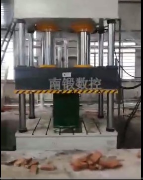 500噸油壓機(jī)石英石水槽成型油壓機(jī)試機(jī)視頻