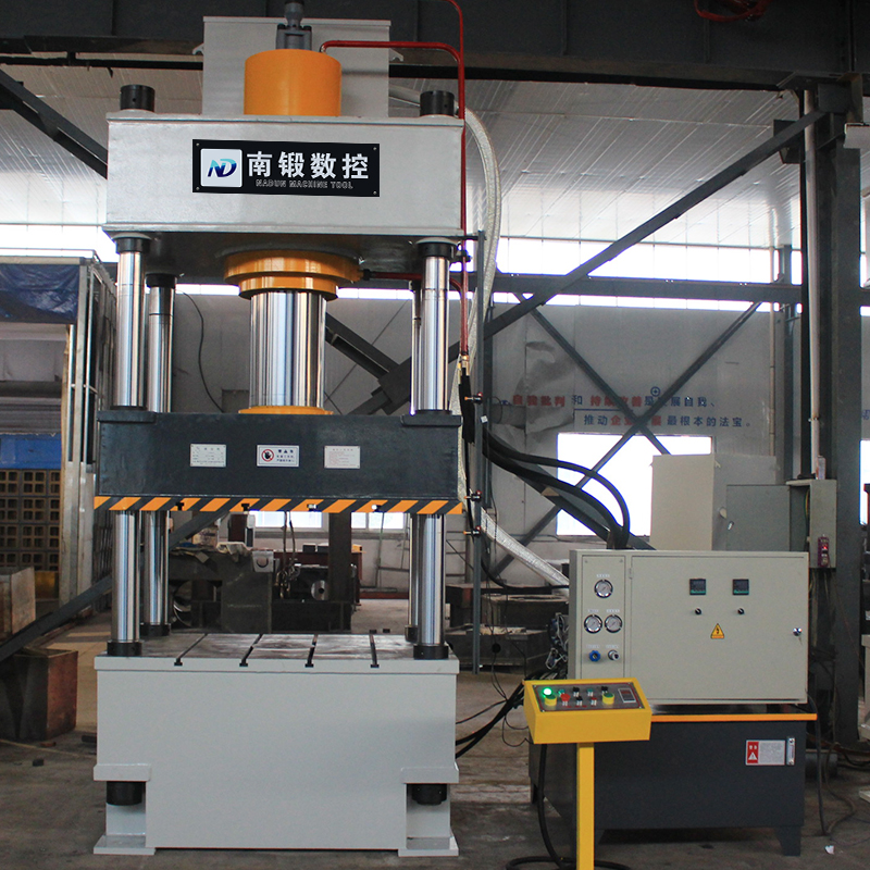 3多噸復(fù)合漏糞板成型油壓機(jī)，漏糞板液壓機(jī)組成結(jié)構(gòu)