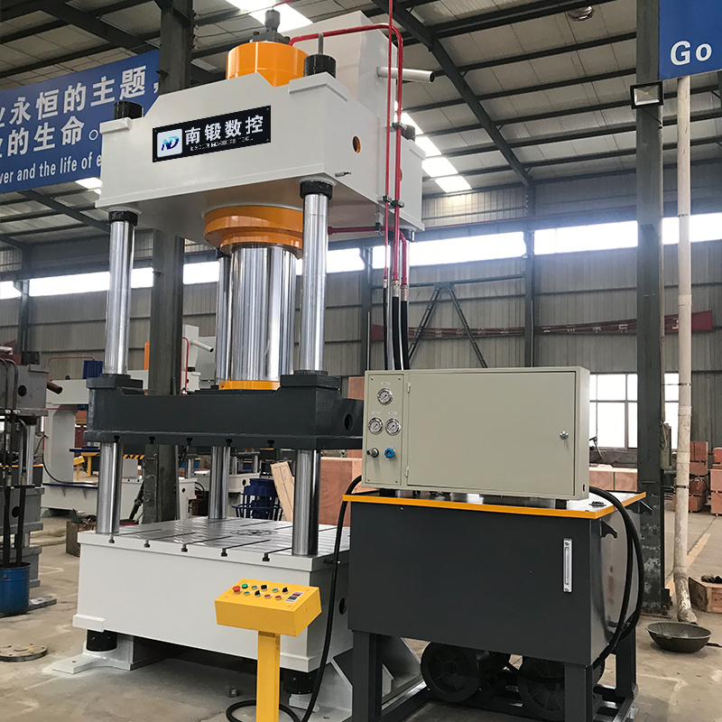 500T三梁四柱油壓機，500噸常規(guī)油壓機