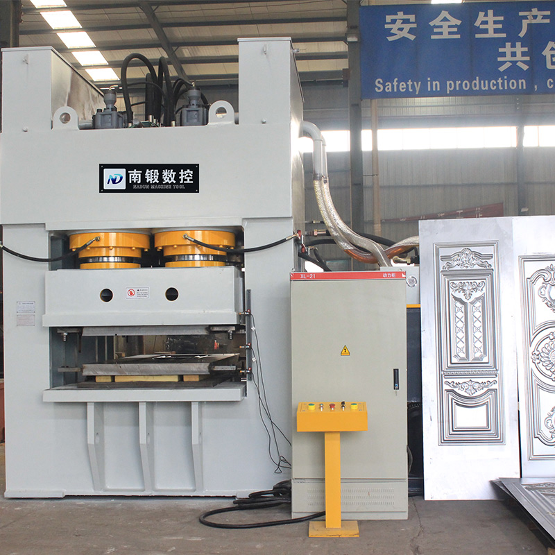 2500噸框式液壓機(jī)門面壓花成型油壓機(jī)